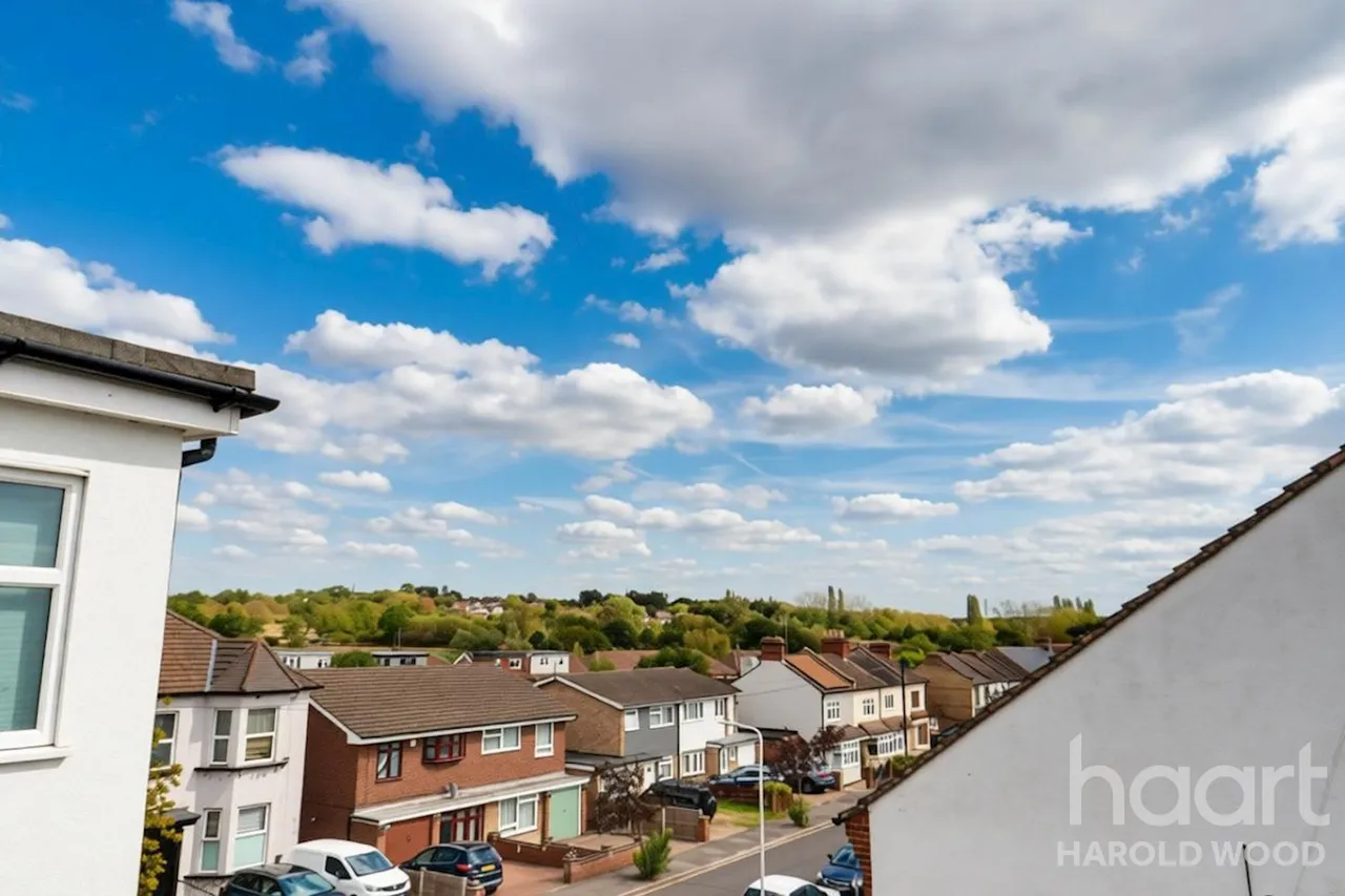 Fitzilian Avenue, Harold Wood, RM3, photo 11