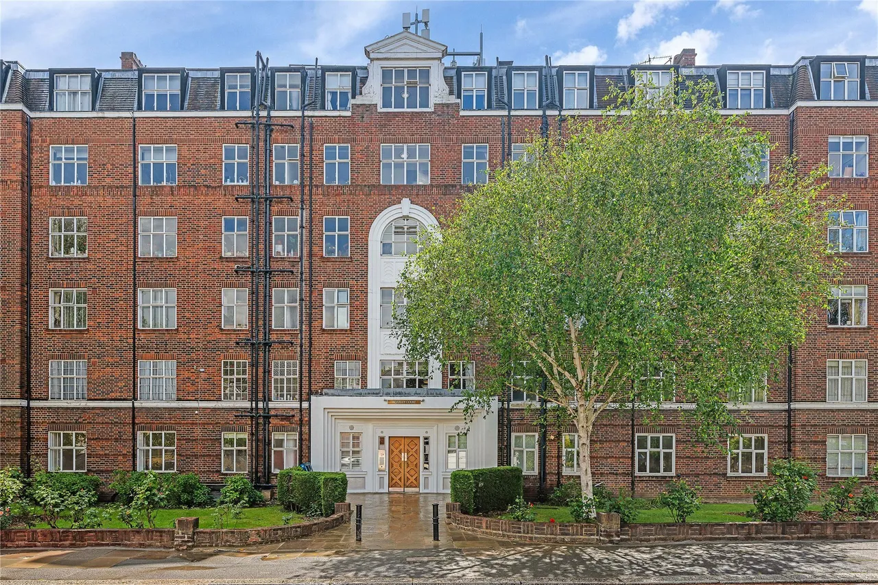 Beverley Court, Wellesley Road, London, W4, photo 8