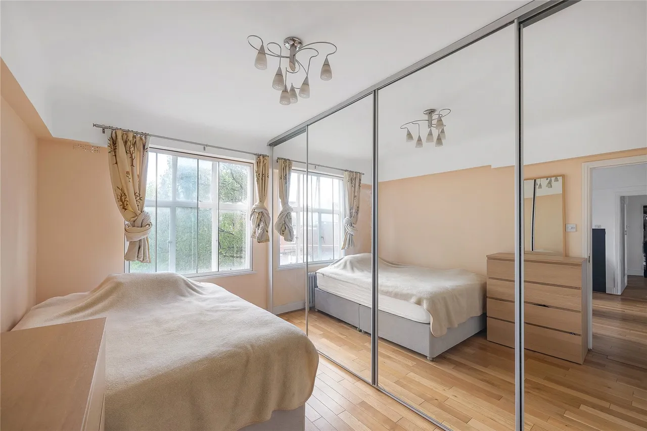 Beverley Court, Wellesley Road, London, W4, photo 6