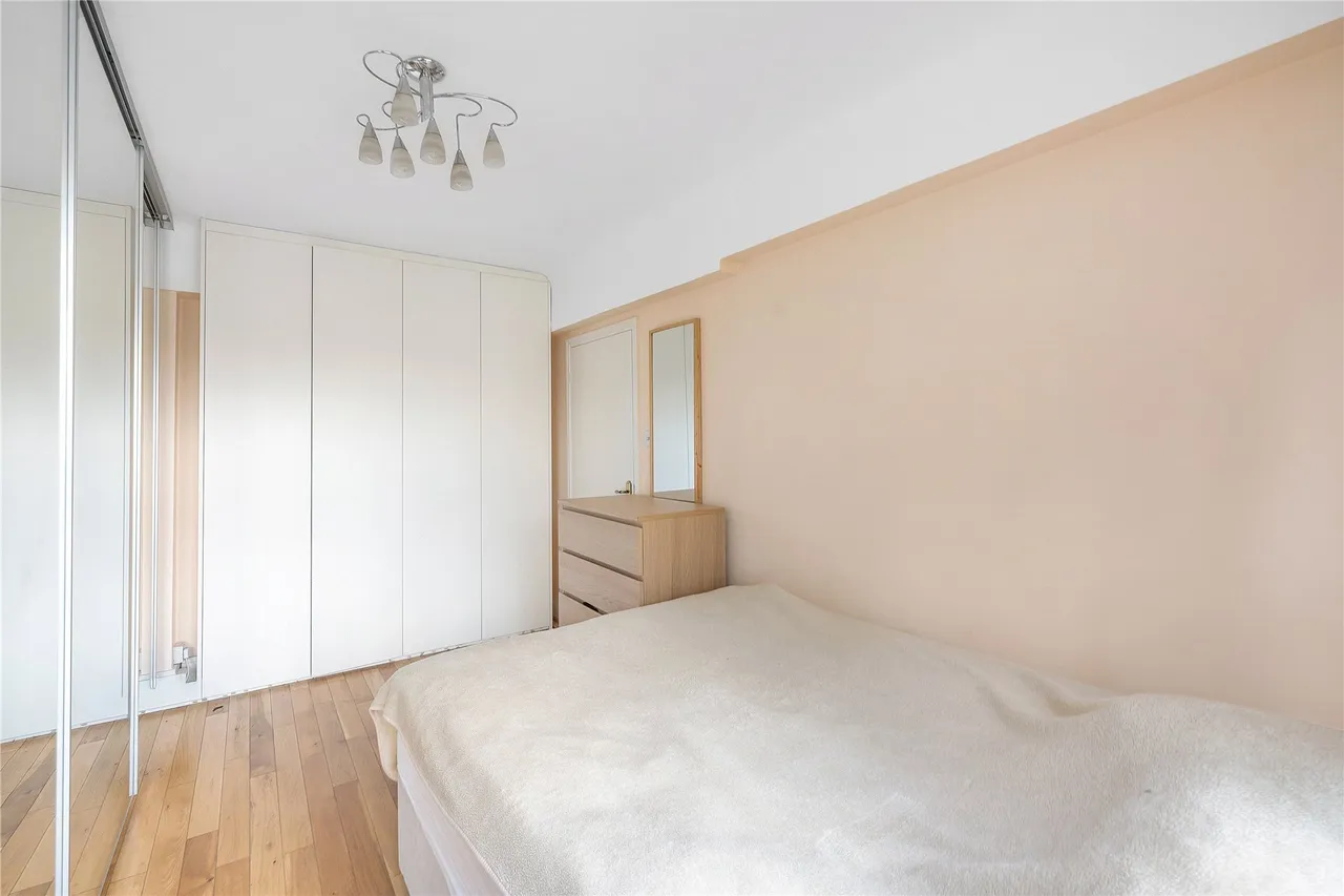 Beverley Court, Wellesley Road, London, W4, photo 5