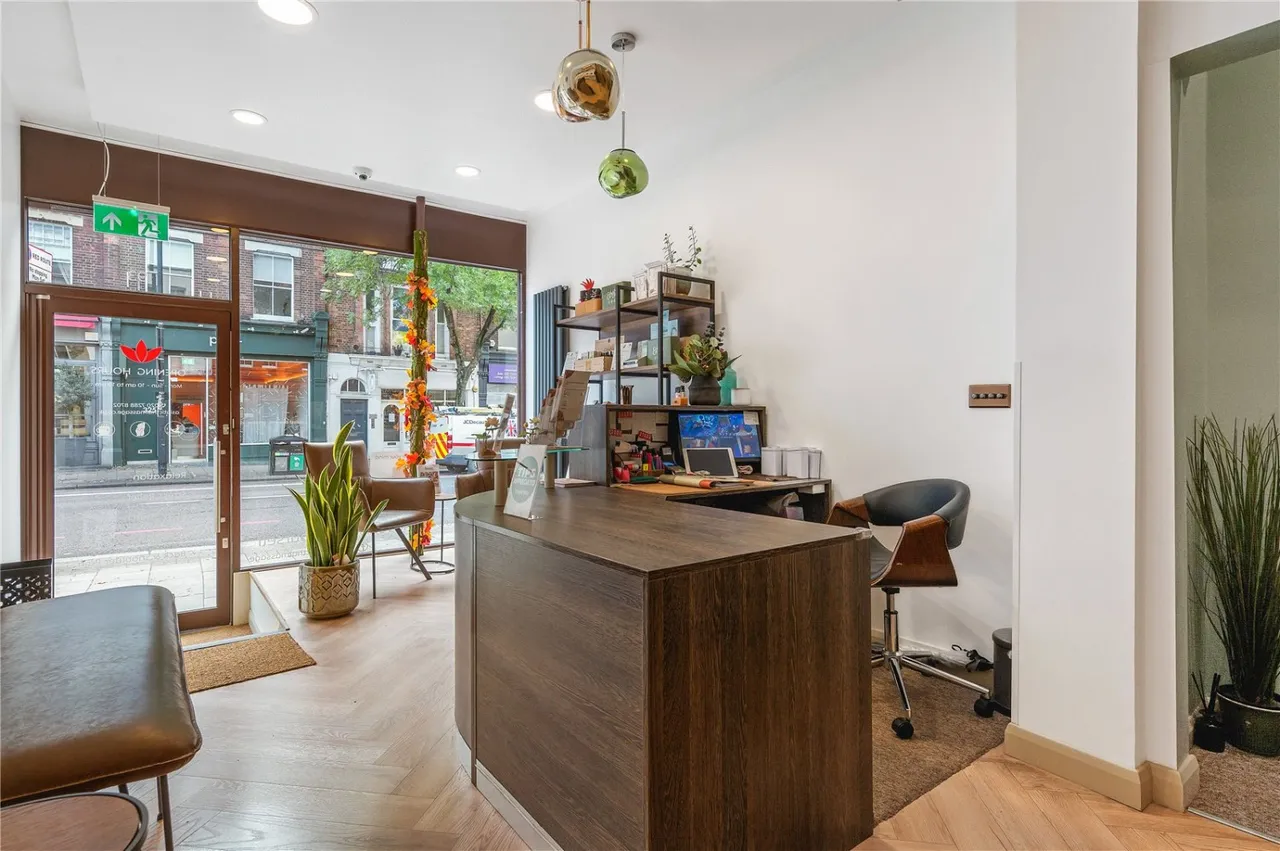 Upper Street, Angel, N1, photo 4