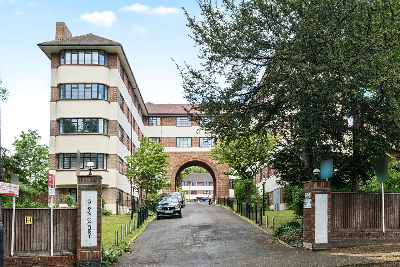 2 bed flat for sale — Leigham Court Road, Streatham, London, SW16
