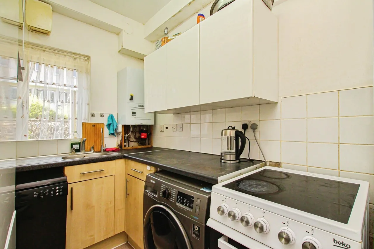 Gibson Close, London, E1, photo 5