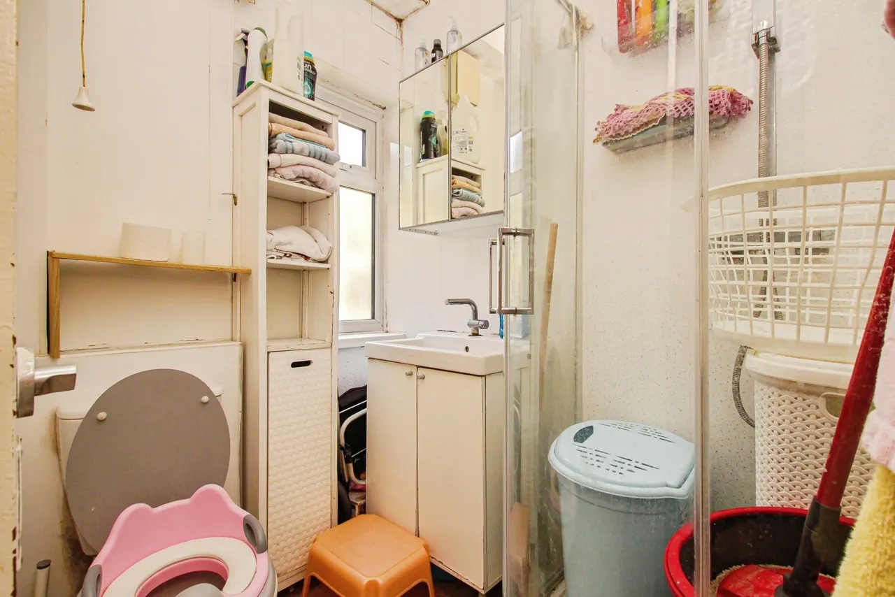 Gibson Close, London, E1, photo 16