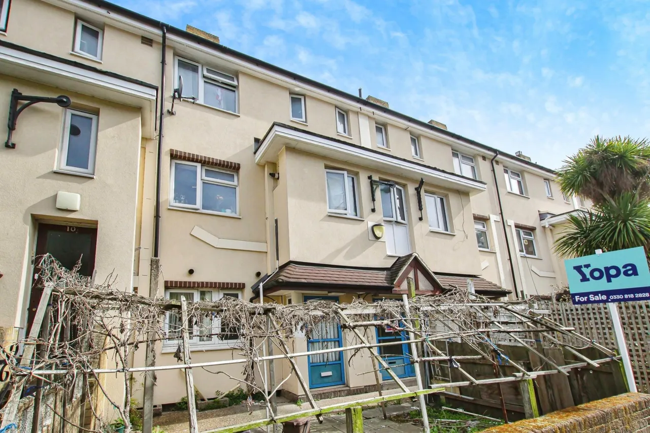 Gibson Close, London, E1, photo 18
