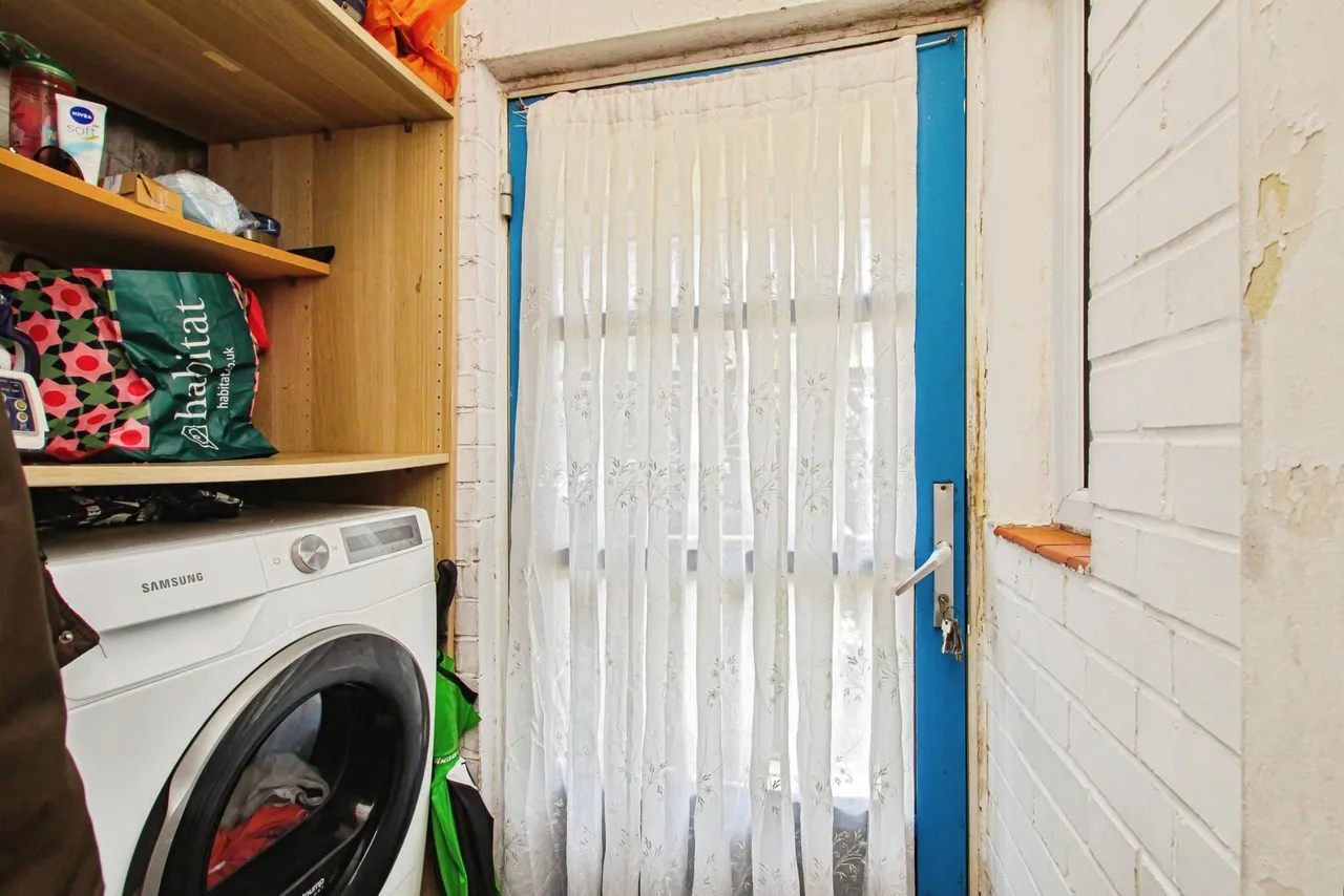 Gibson Close, London, E1, photo 14