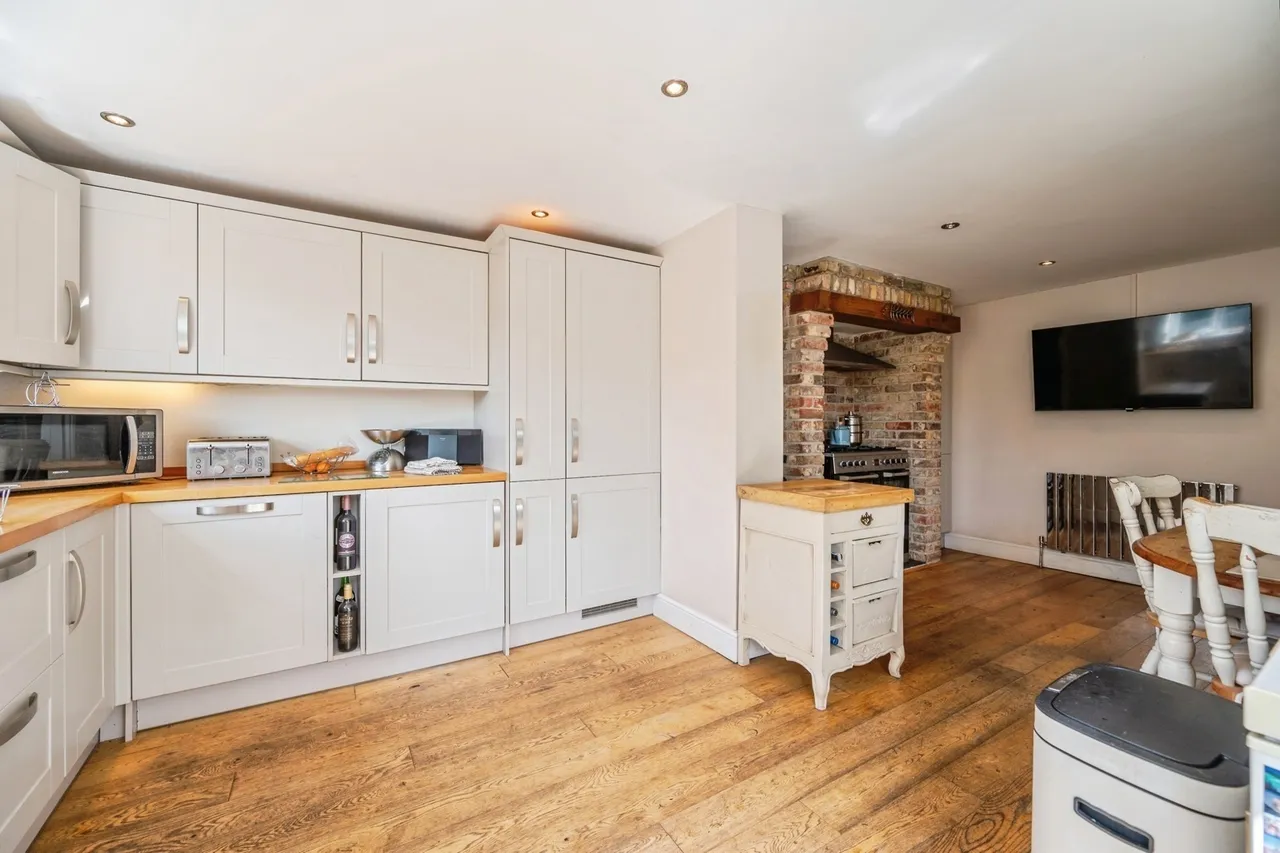 Elm Close Estate, Hayling Island, PO11, photo 5
