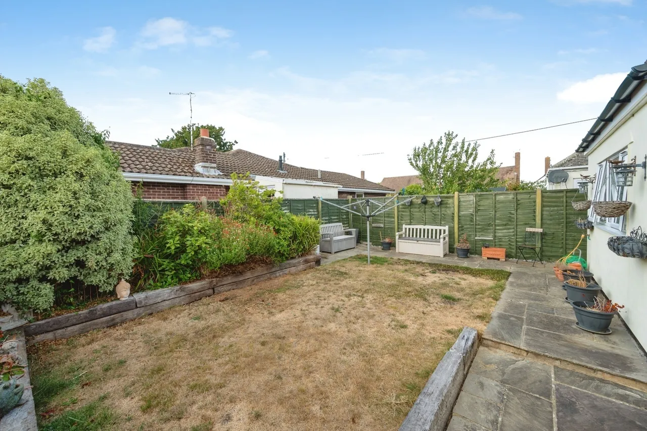 Elm Close Estate, Hayling Island, PO11, photo 10