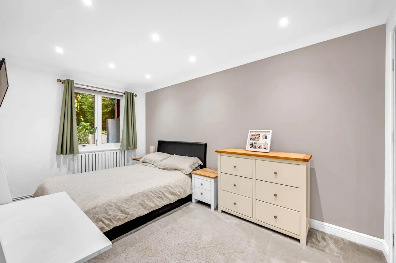 Bordeston Court, The Ham, TW8 8HW, photo 6