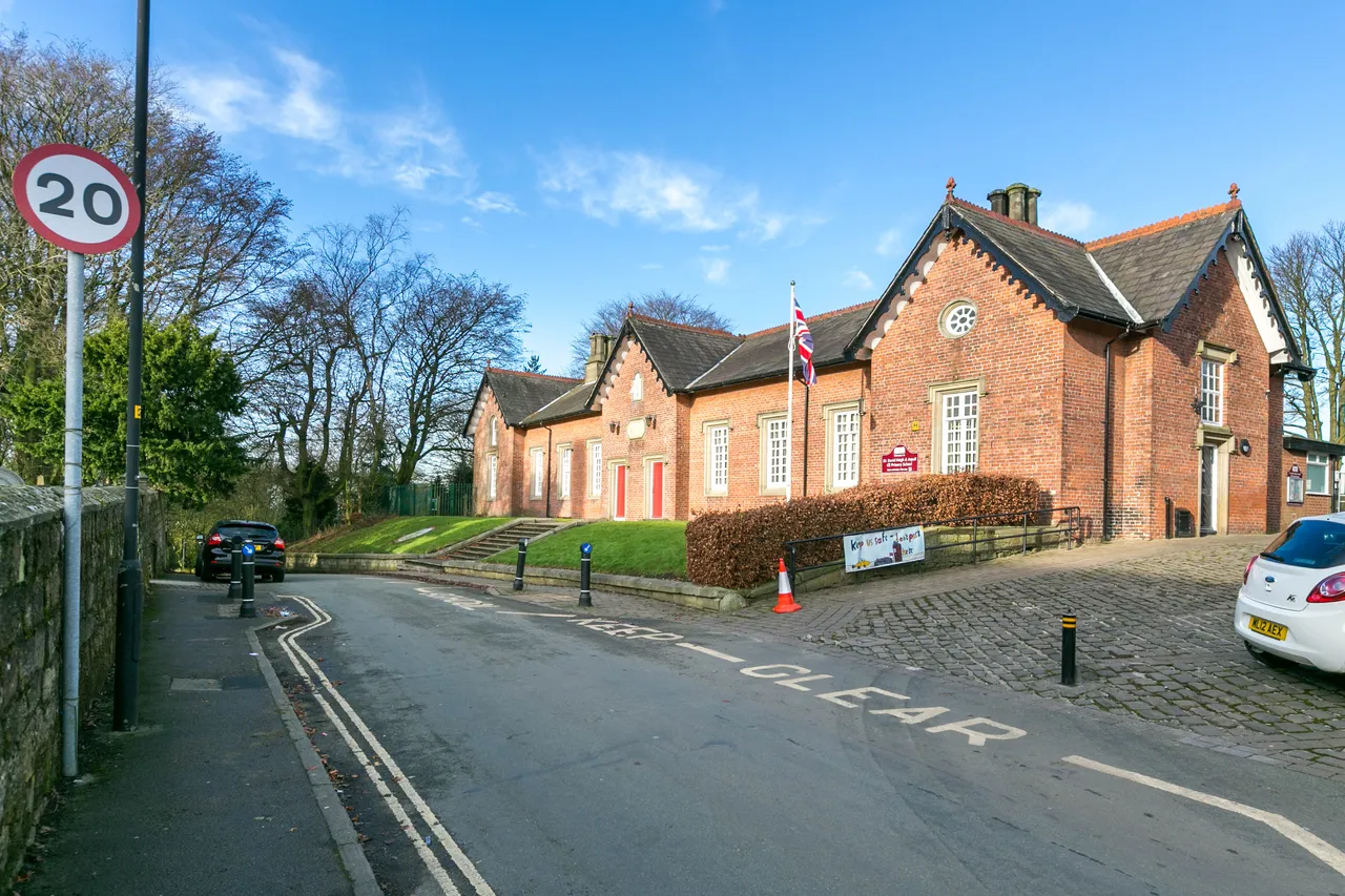 Haigh Road, Aspull, WN2, photo 14