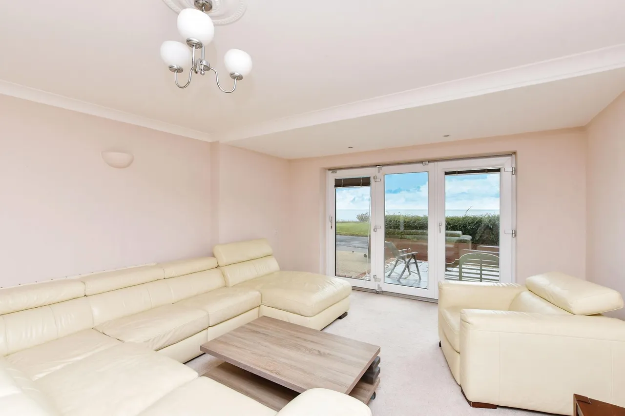 Western Esplanade, Broadstairs, CT10, photo 12