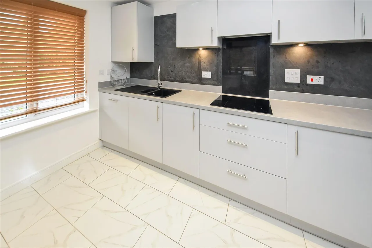 Mary Drive, Cullompton, photo 10