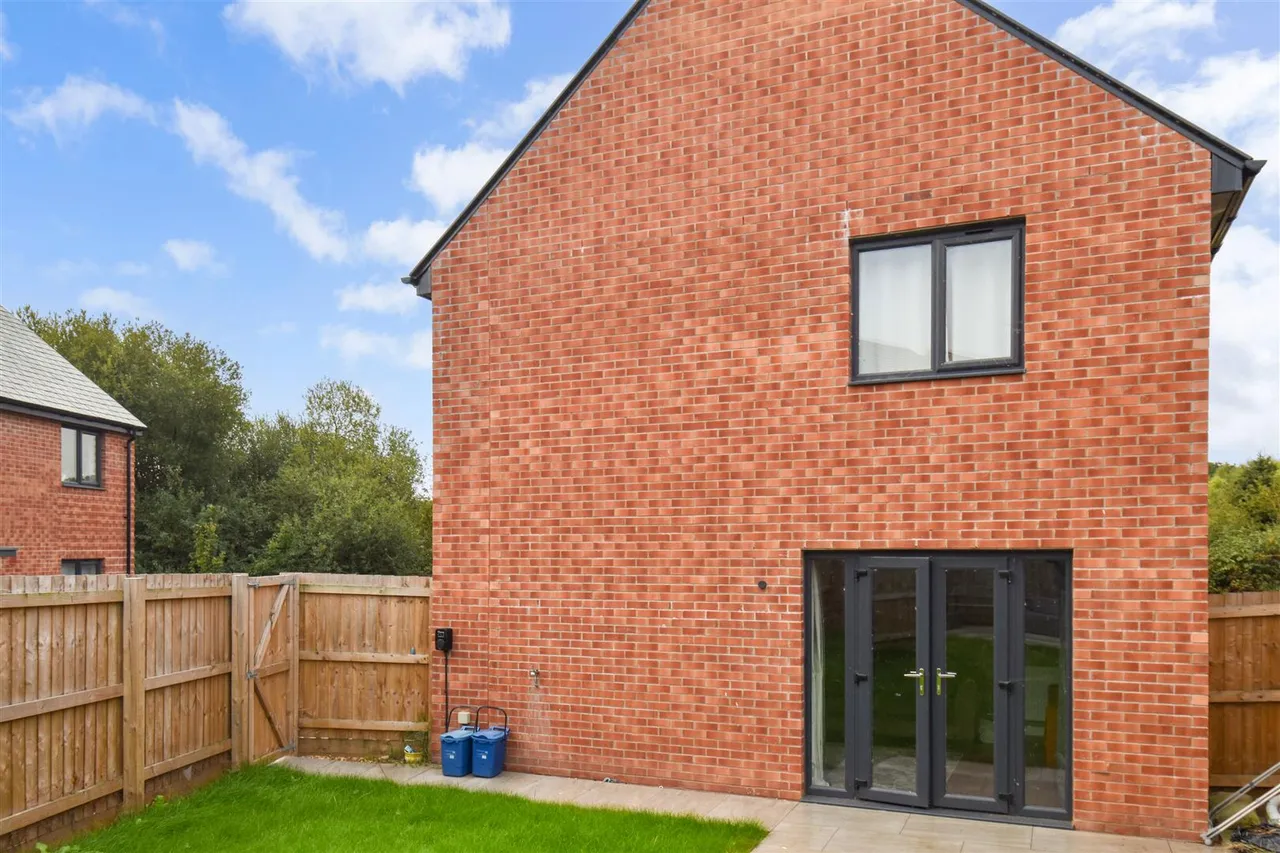 Mary Drive, Cullompton, photo 21