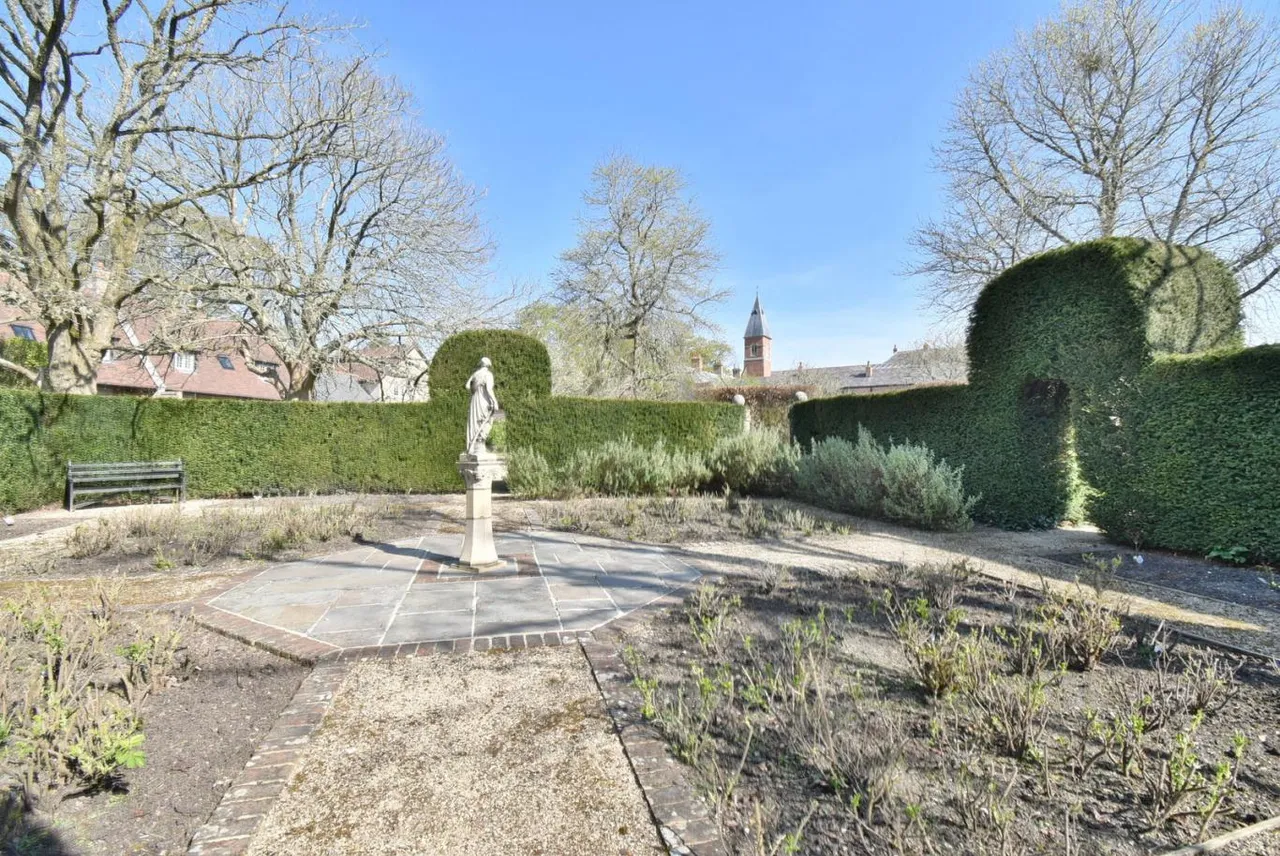 The Cloisters, BH21, photo 41