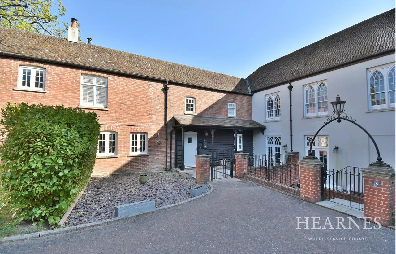 3 bed house for sale, The Cloisters, BH21