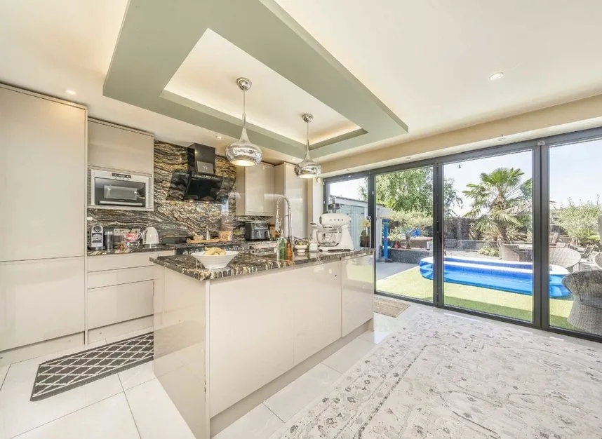 Wigley Road, Feltham, TW13, photo 3