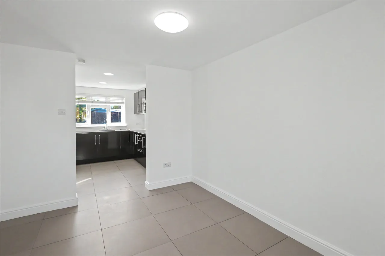 Sundridge Road, Woking, GU22, photo 4