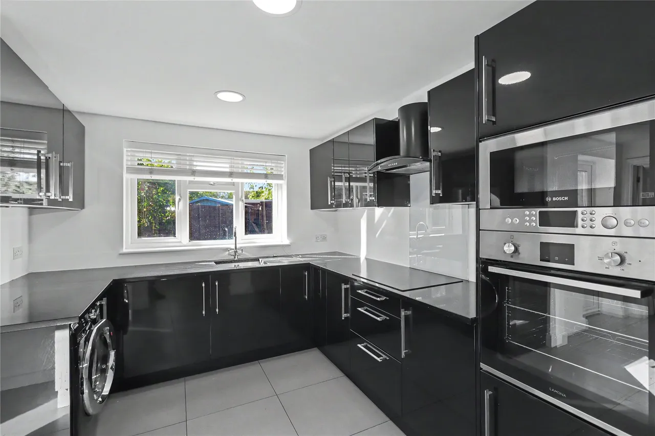 Sundridge Road, Woking, GU22, photo 3