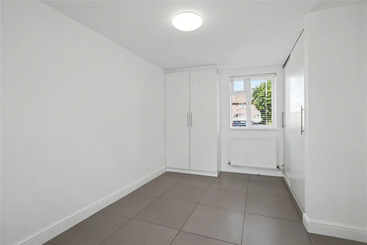 Sundridge Road, Woking, GU22, photo 8