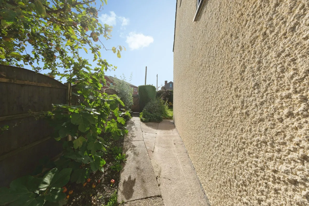 Bonsall Lane, Alfreton, DE55, photo 32