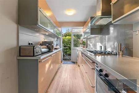 Tipton Drive, Croydon, photo 13