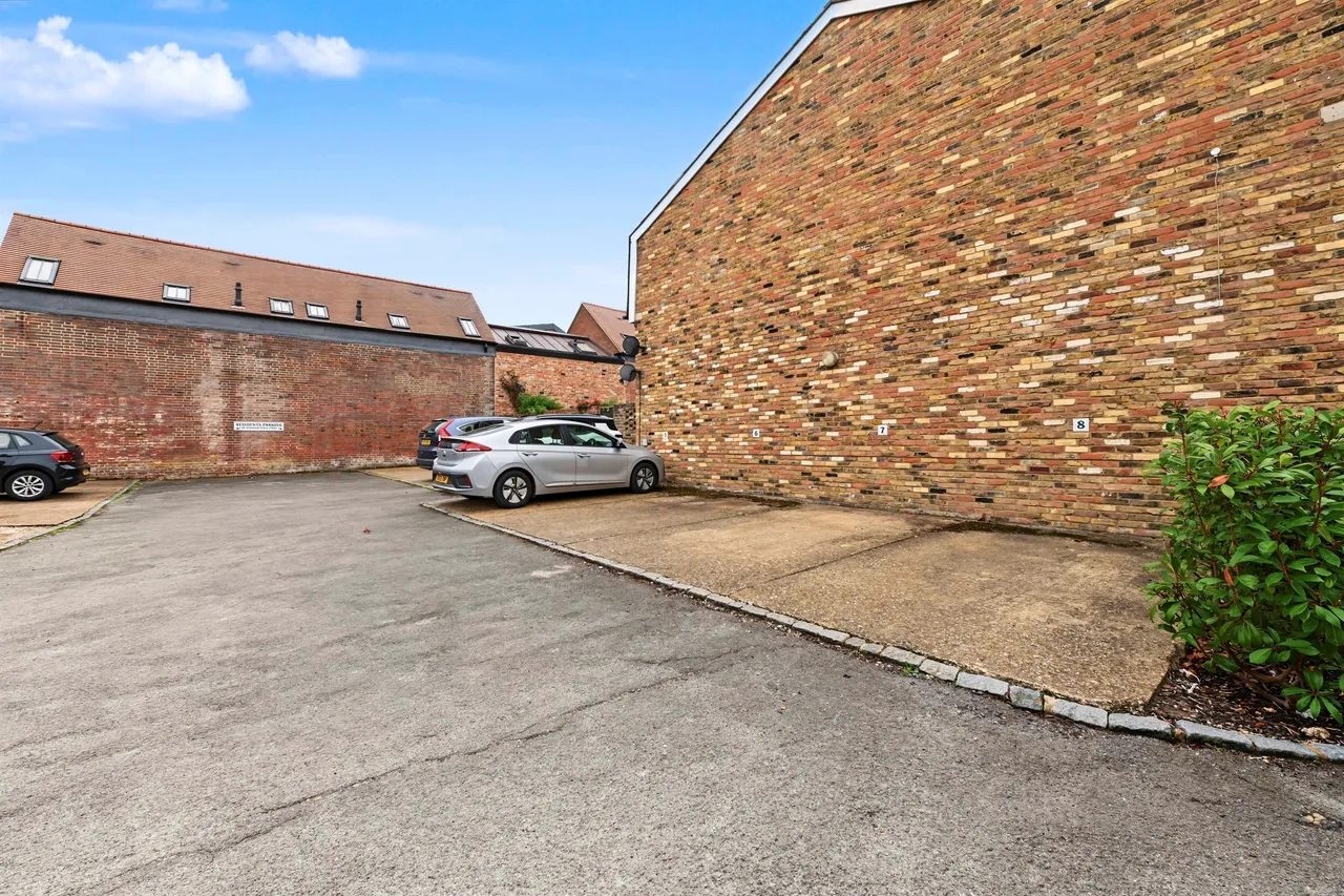 Mansard Close, Tring, HP23, photo 16