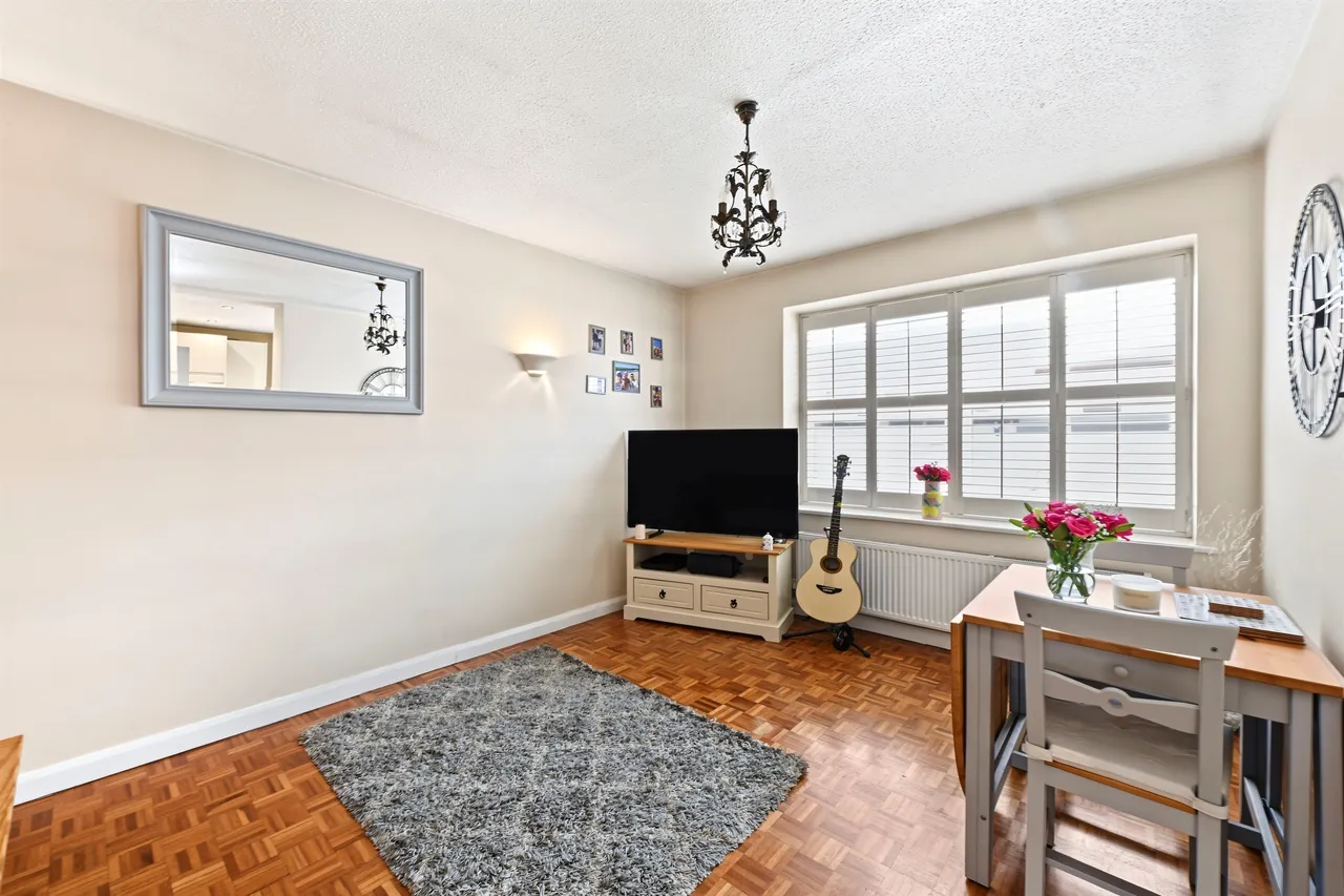 Mansard Close, Tring, HP23, photo 2