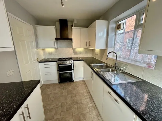 Denny Close, Upton, CH49, photo 4