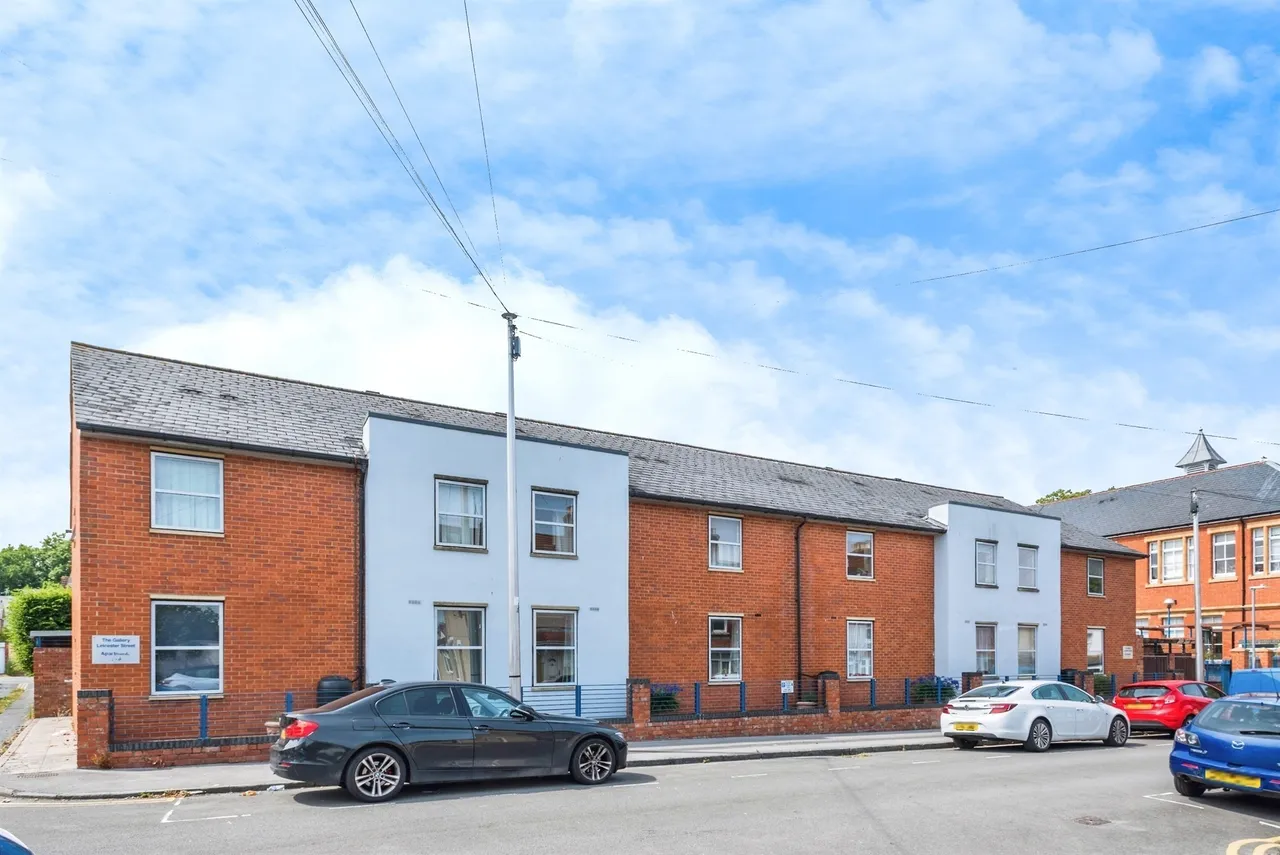 2 bed flat for sale, Lincoln Street, Swindon, SN1