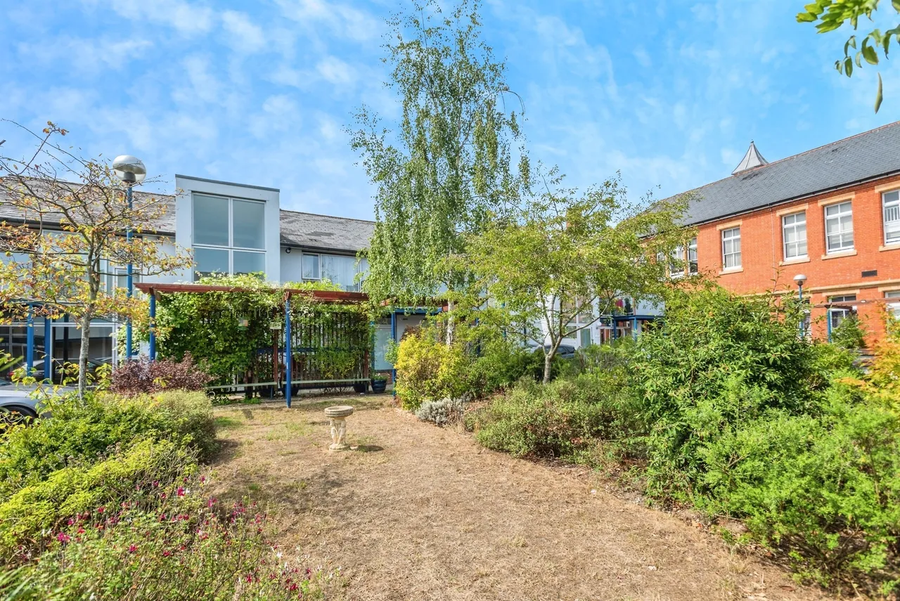 Lincoln Street, Swindon, SN1, photo 10
