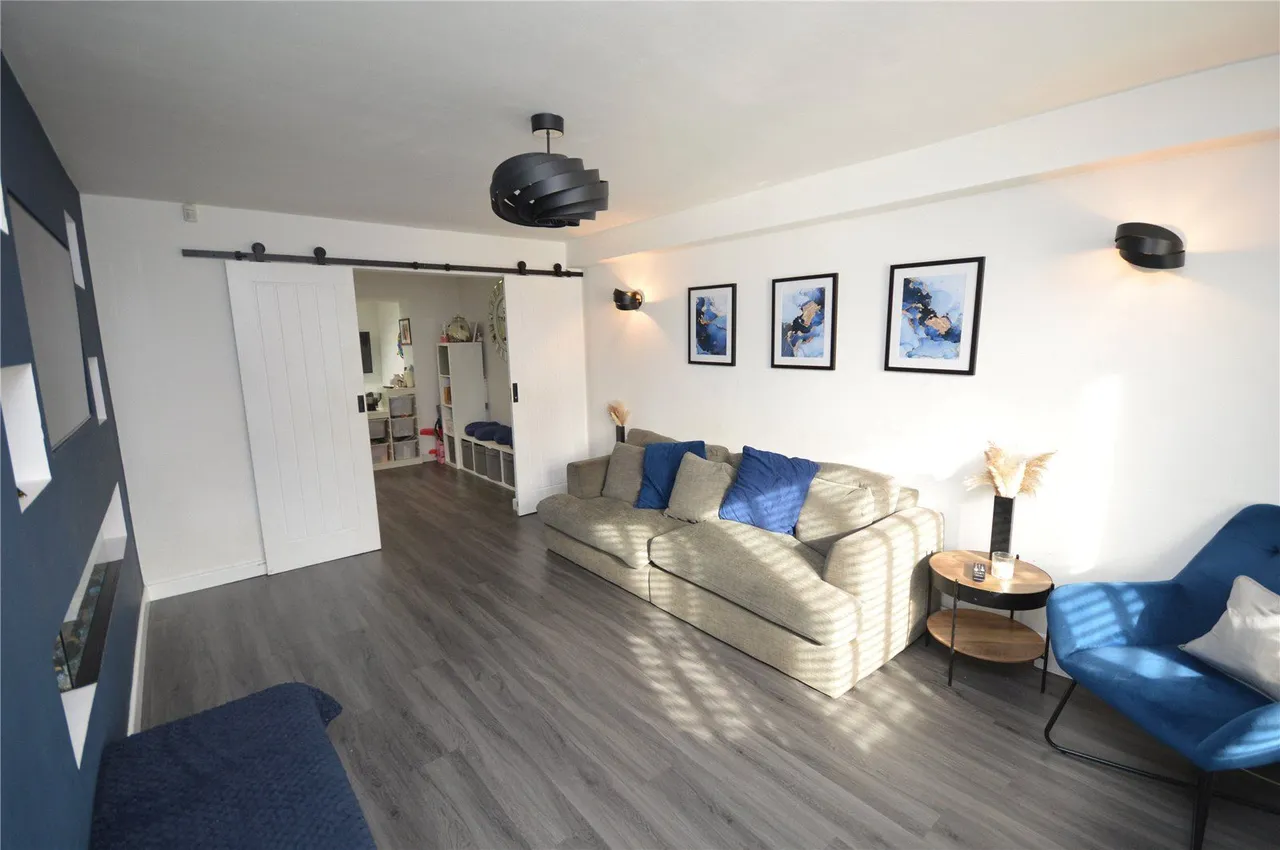 Laurel Place, Middleton, LS10, photo 2