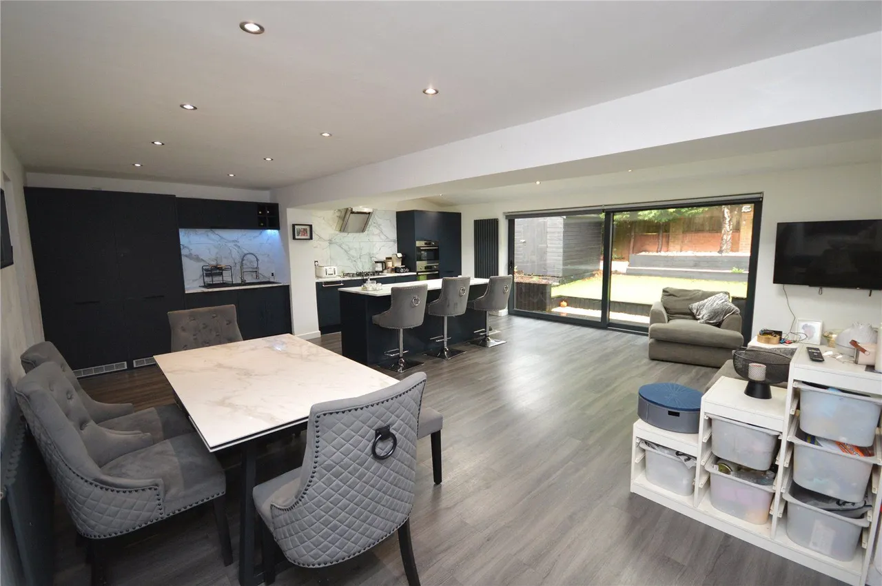 Laurel Place, Middleton, LS10, photo 3