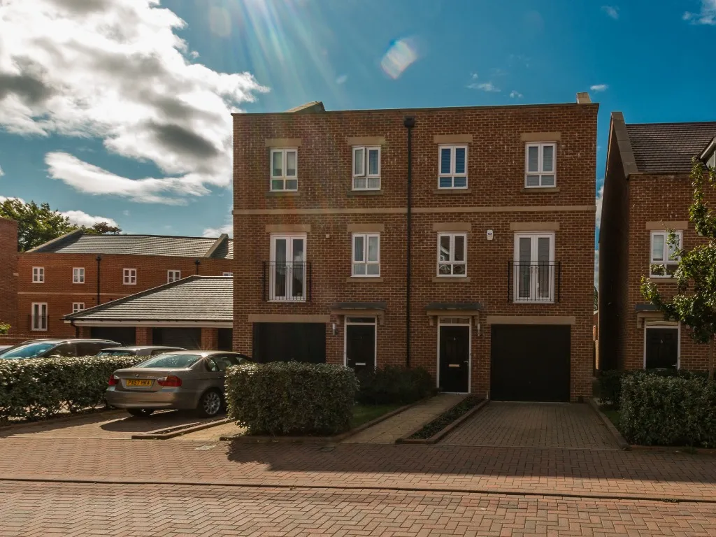 4 bed house to rent, Rondetto Avenue, Newbury, RG14