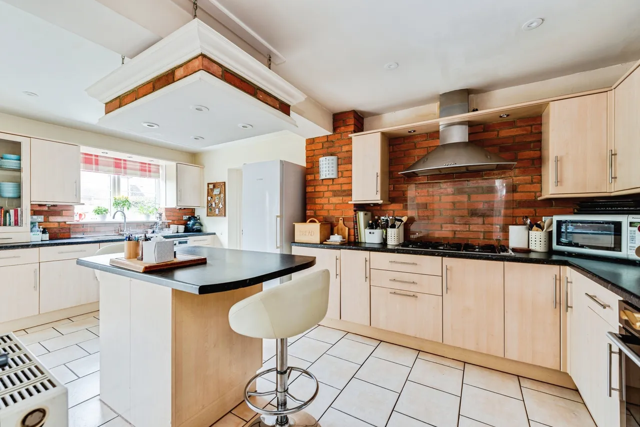 Ransome Close, Shaw, SN5, photo 4
