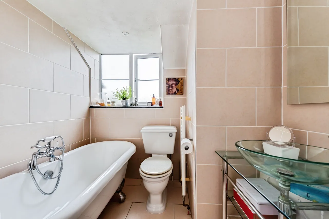 Ransome Close, Shaw, SN5, photo 16