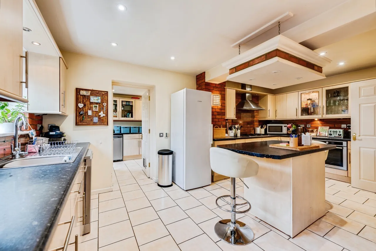 Ransome Close, Shaw, SN5, photo 6