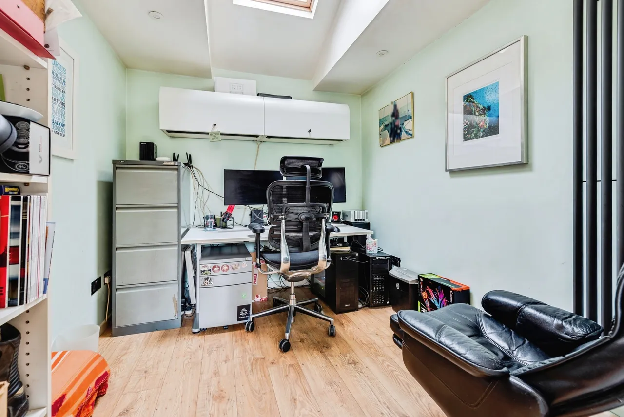 Ransome Close, Shaw, SN5, photo 9