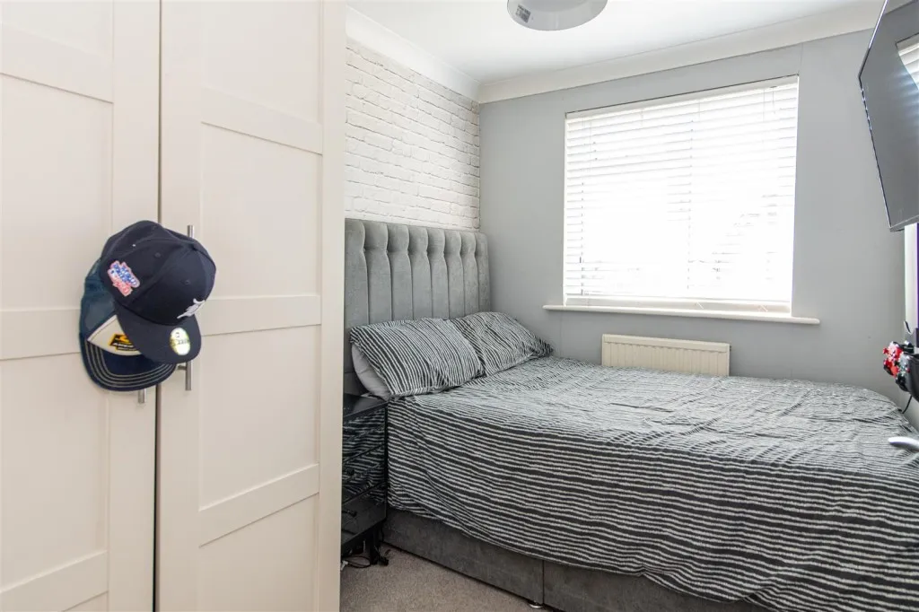 Court Drive, Kettering, photo 13