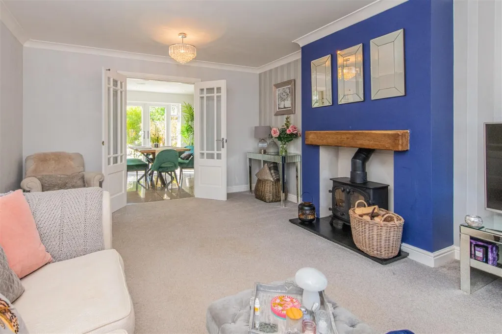 Court Drive, Kettering, photo 5