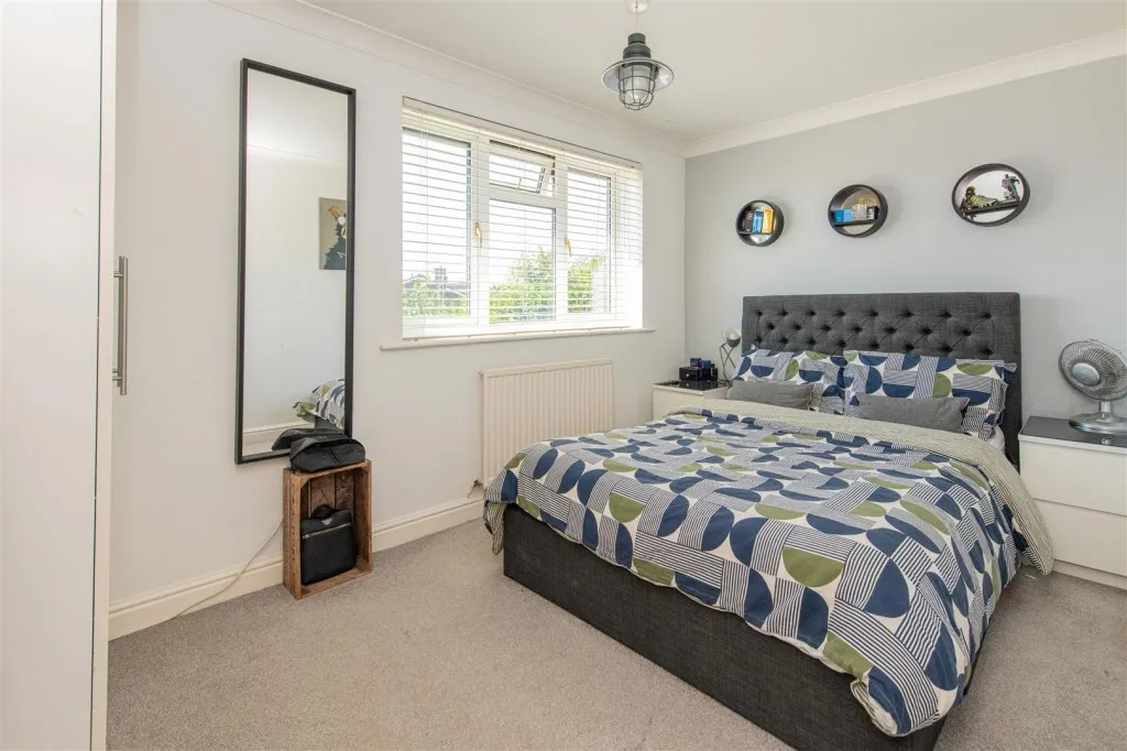 Court Drive, Kettering, photo 12