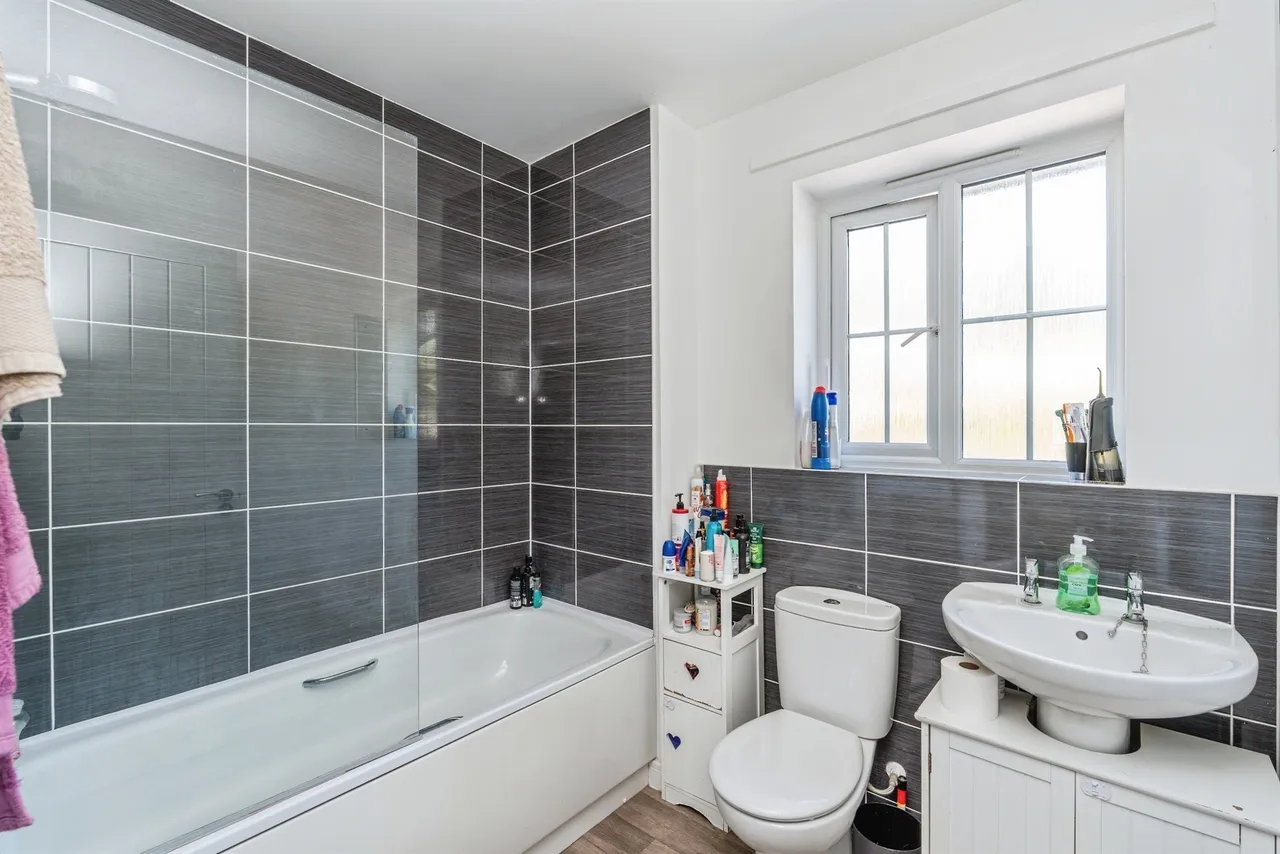 Battenberg Close, Romsey, SO51, photo 8