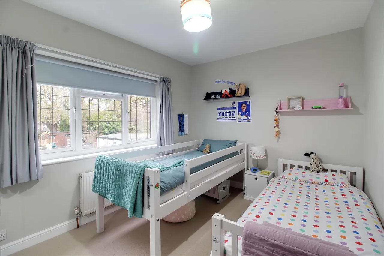 Windmore Avenue, Potters Bar EN6 3BE, photo 17