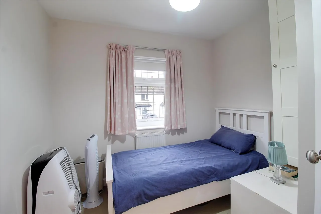 Windmore Avenue, Potters Bar EN6 3BE, photo 18