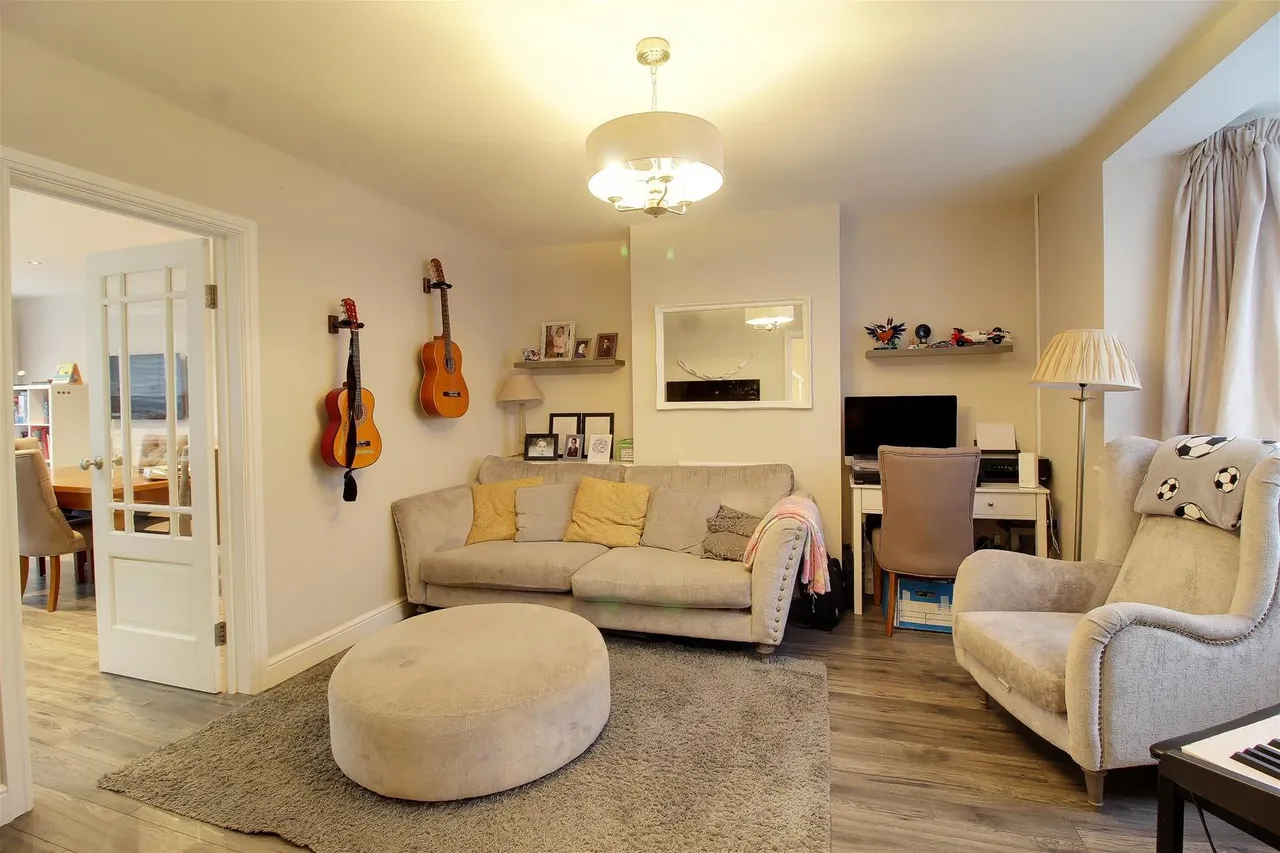 Windmore Avenue, Potters Bar EN6 3BE, photo 12
