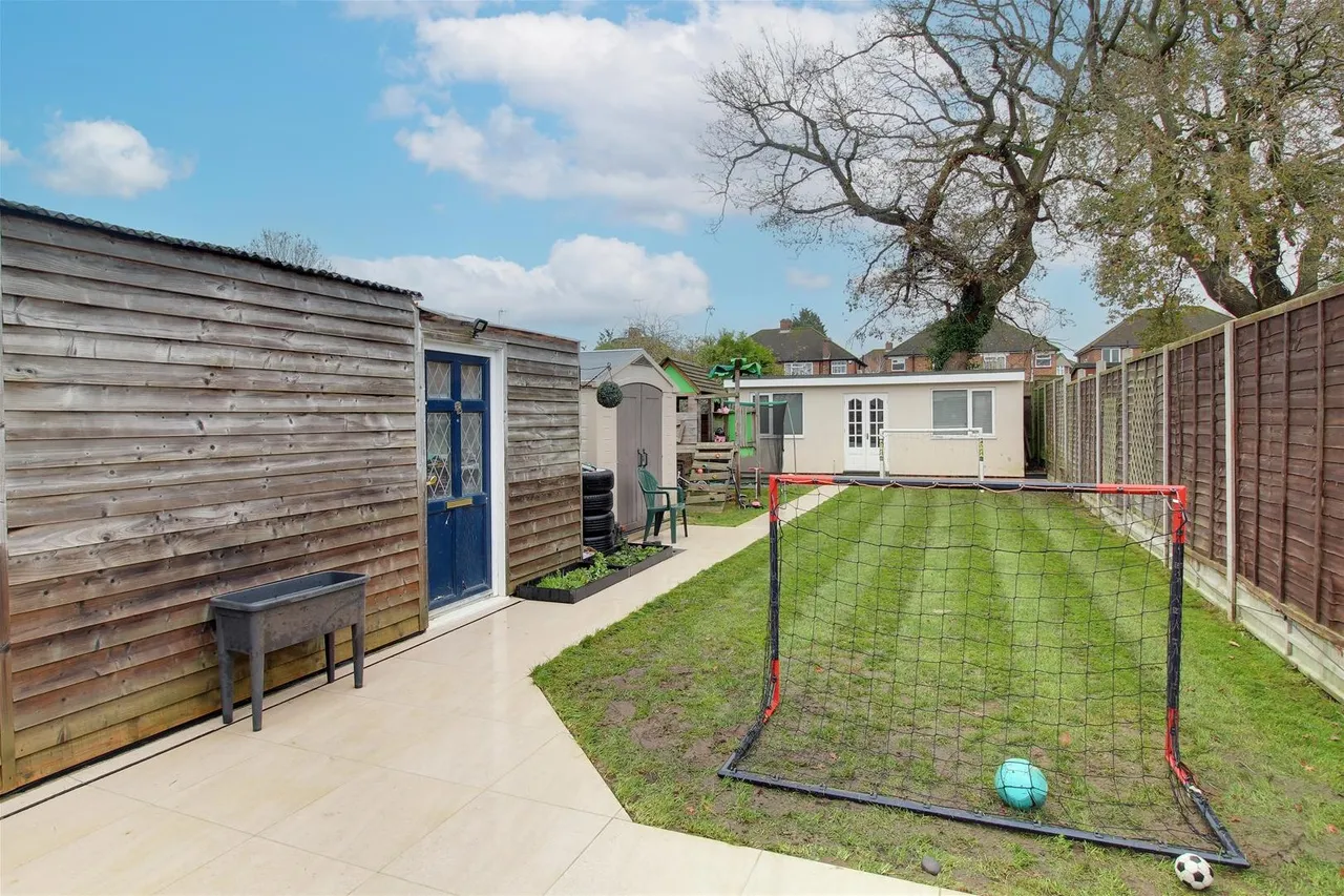 Windmore Avenue, Potters Bar EN6 3BE, photo 9