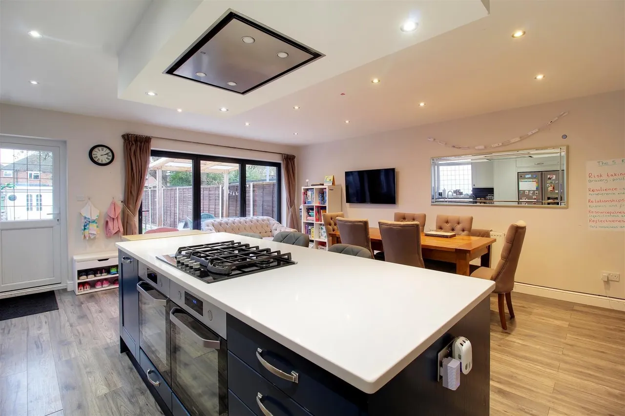 Windmore Avenue, Potters Bar EN6 3BE, photo 6