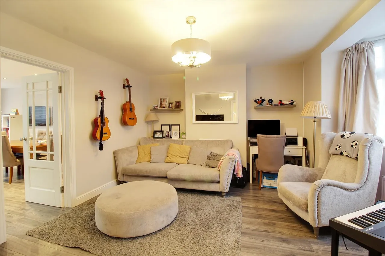 Windmore Avenue, Potters Bar EN6 3BE, photo 4