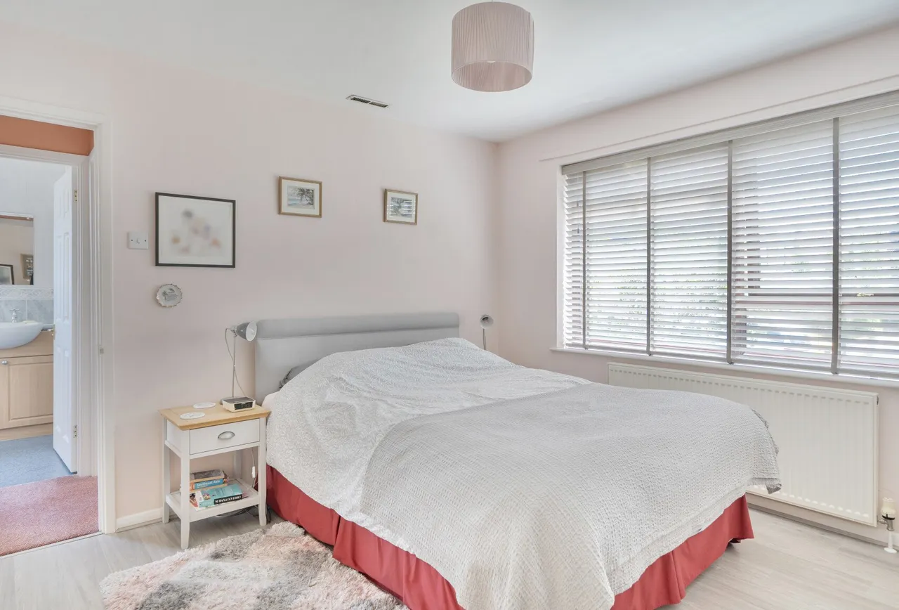 Brendon Close, Gloucestershire, Oldland Common, BS30 8QE, photo 9