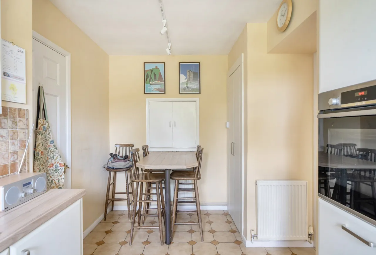 Brendon Close, Gloucestershire, Oldland Common, BS30 8QE, photo 7