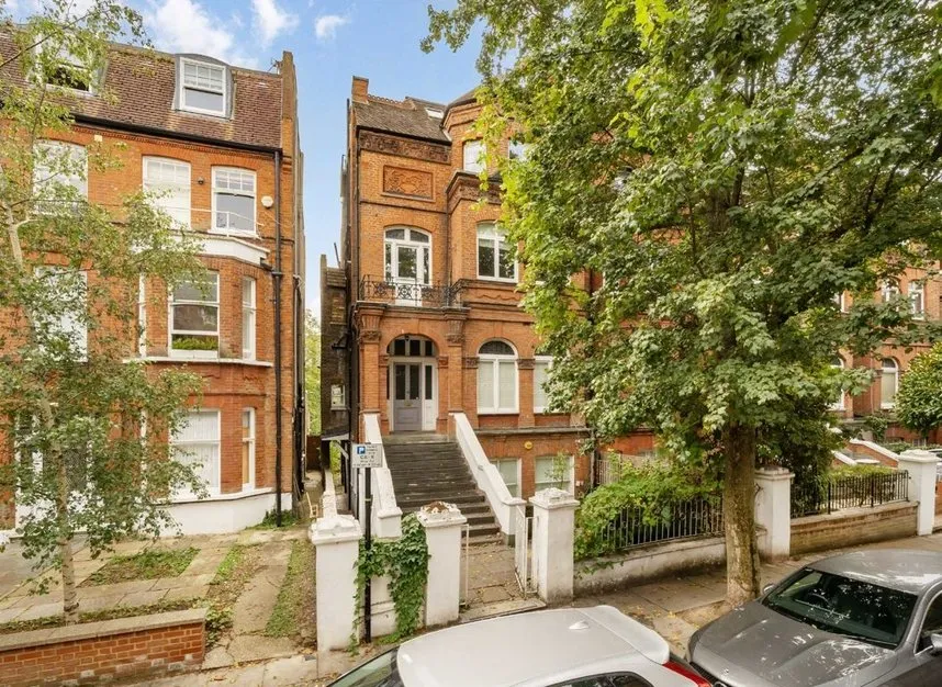 3 bed flat to rent — Greencroft Gardens, South Hampstead, NW6